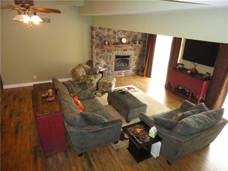 75 Sopher Road Grove City, PA 16127 - Photo 5 of 22 Living Room.