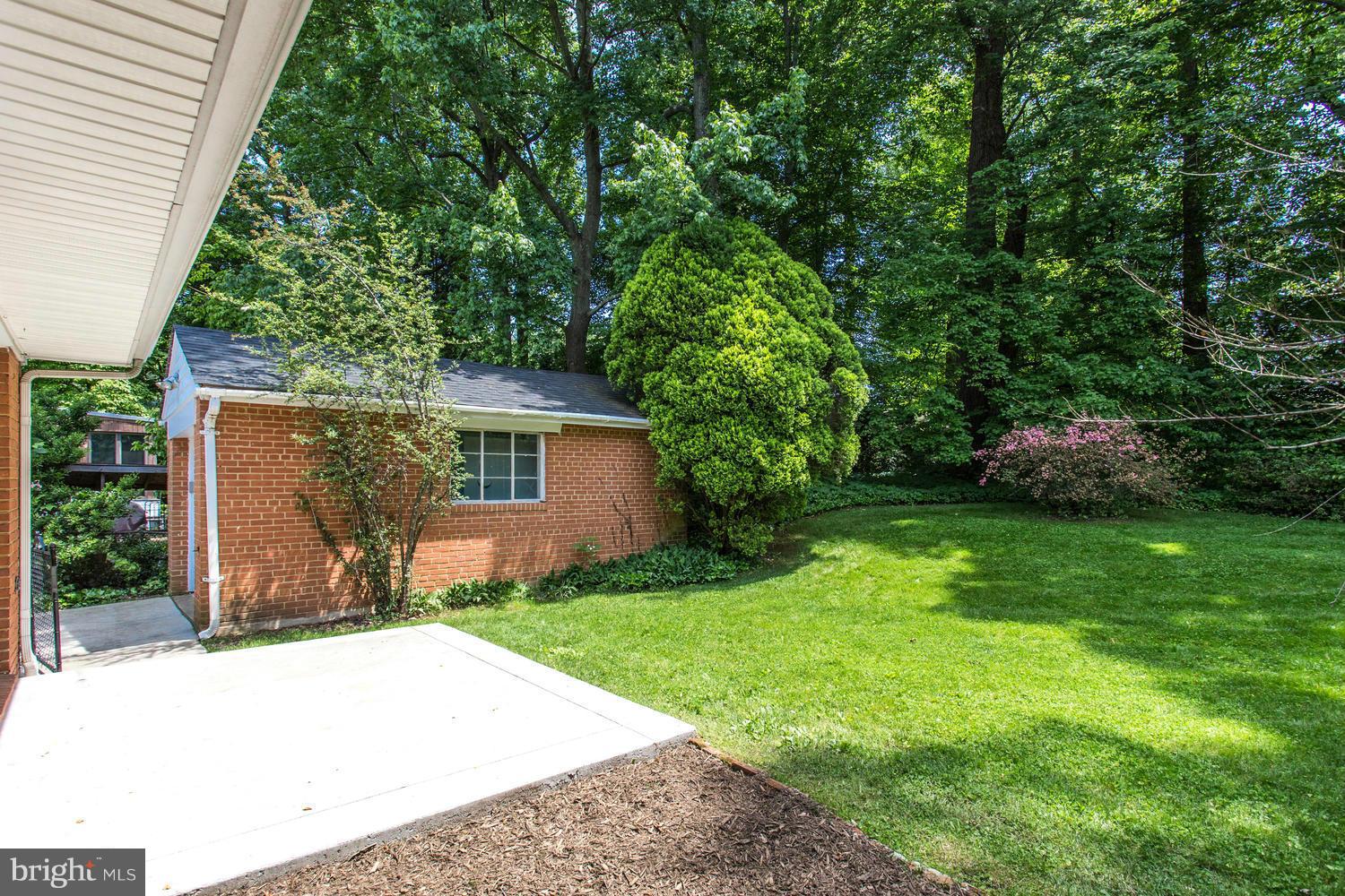 6504 Stoneham Road Bethesda, MD 20817 - Photo 23 of 25 Exterior (Rear)