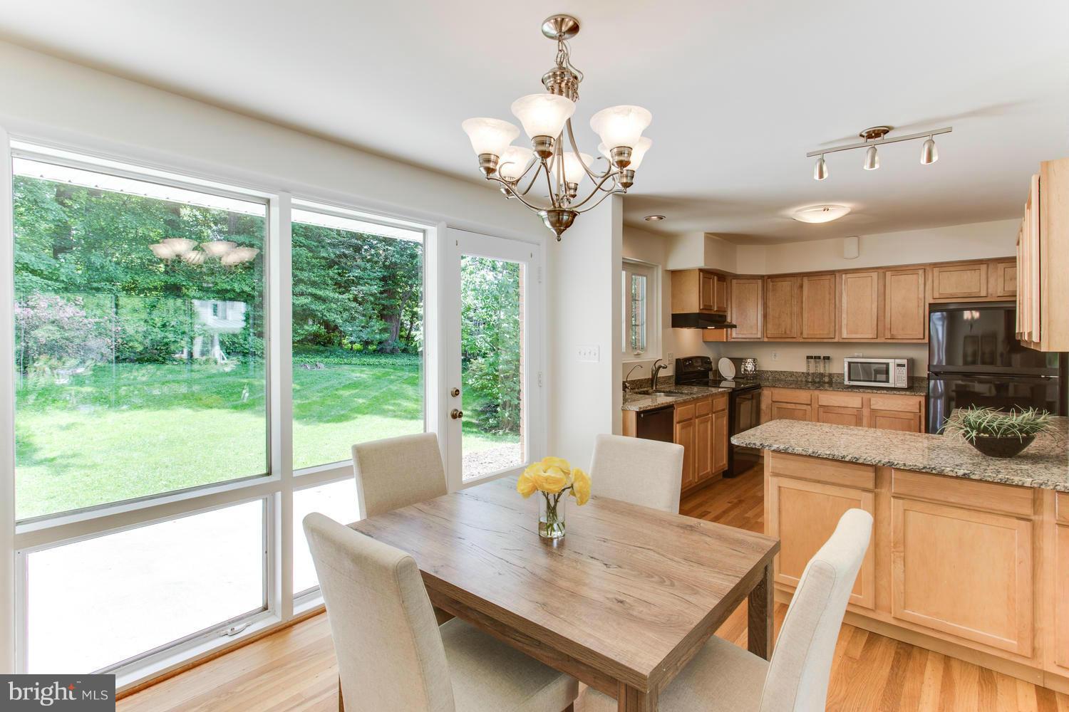 6504 Stoneham Road Bethesda, MD 20817 - Photo 8 of 25 Dining Room