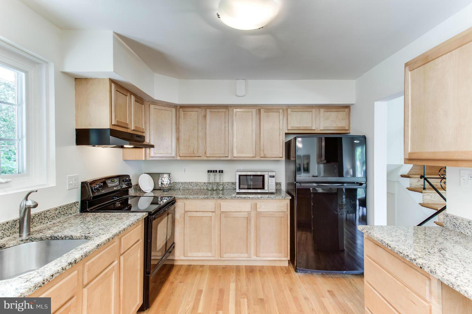 6504 Stoneham Road Bethesda, MD 20817 - Photo 10 of 25 Kitchen