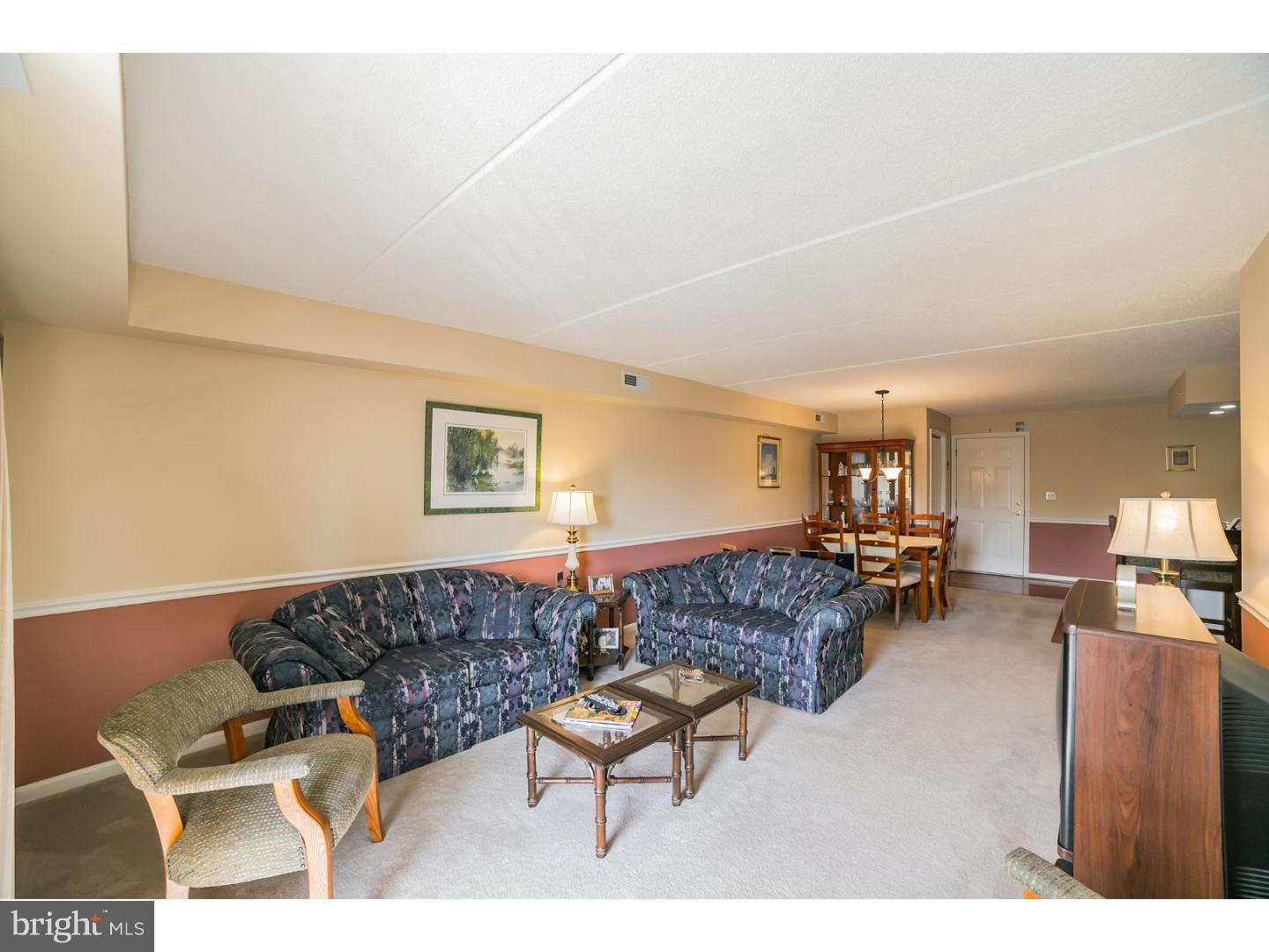 629 Brandon Road Norristown, PA 19403 - Photo 11 of 25 Living Room