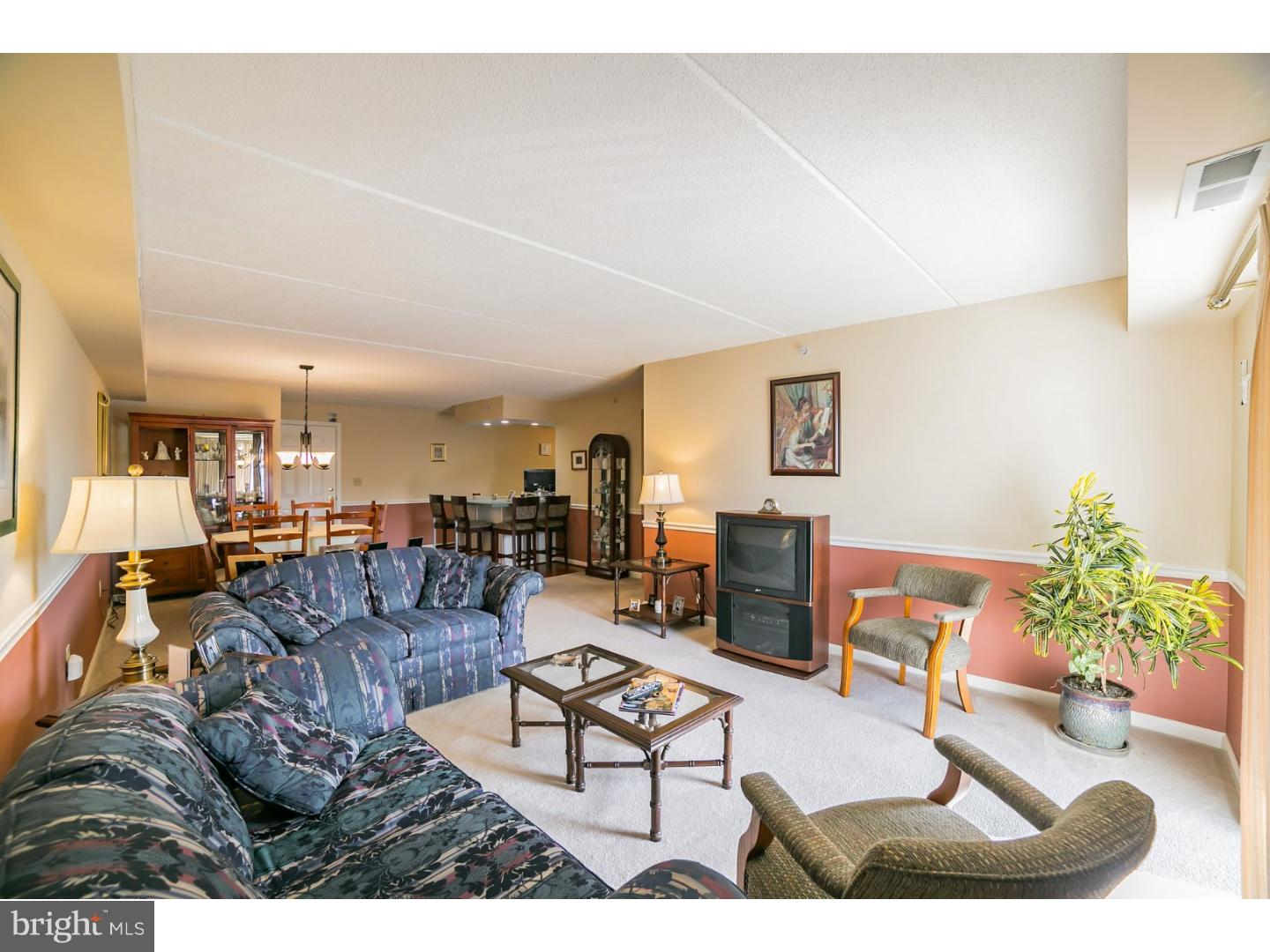 629 Brandon Road Norristown, PA 19403 - Photo 12 of 25 Living Room