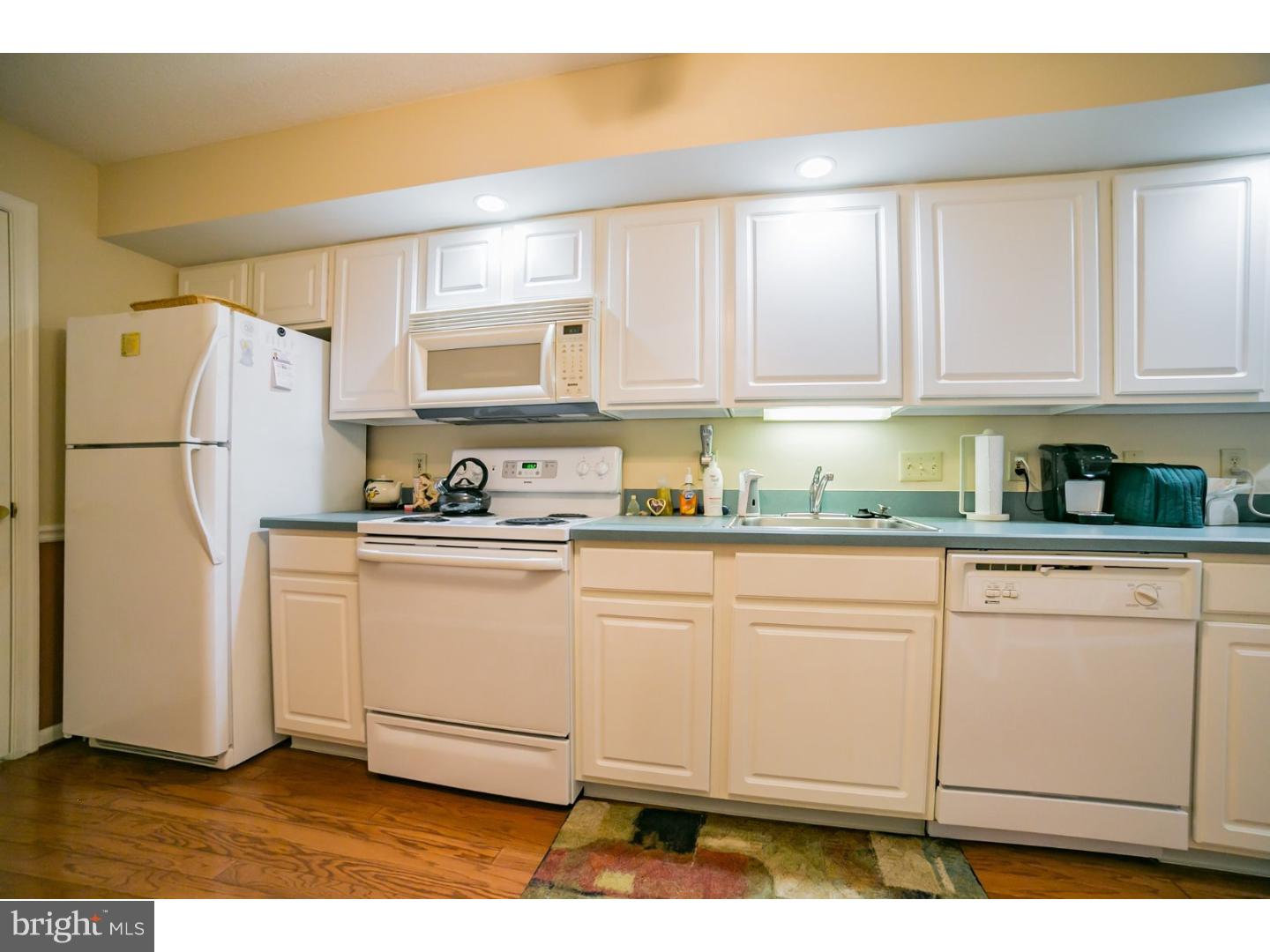 629 Brandon Road Norristown, PA 19403 - Photo 3 of 25 Kitchen