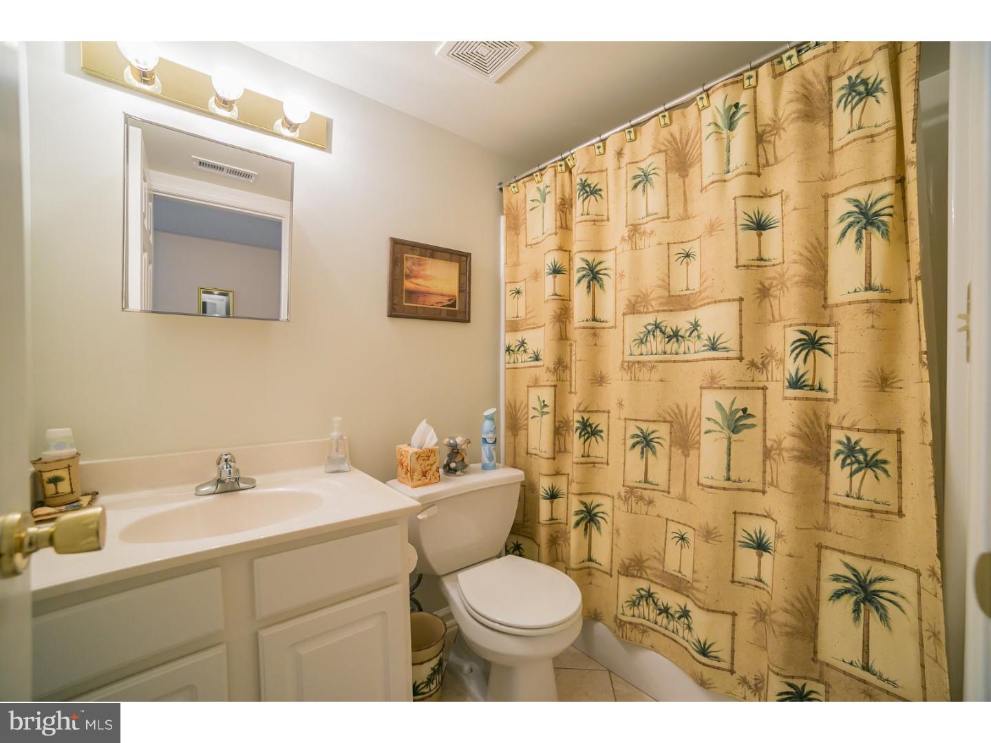 629 Brandon Road Norristown, PA 19403 - Photo 21 of 25 Bathroom