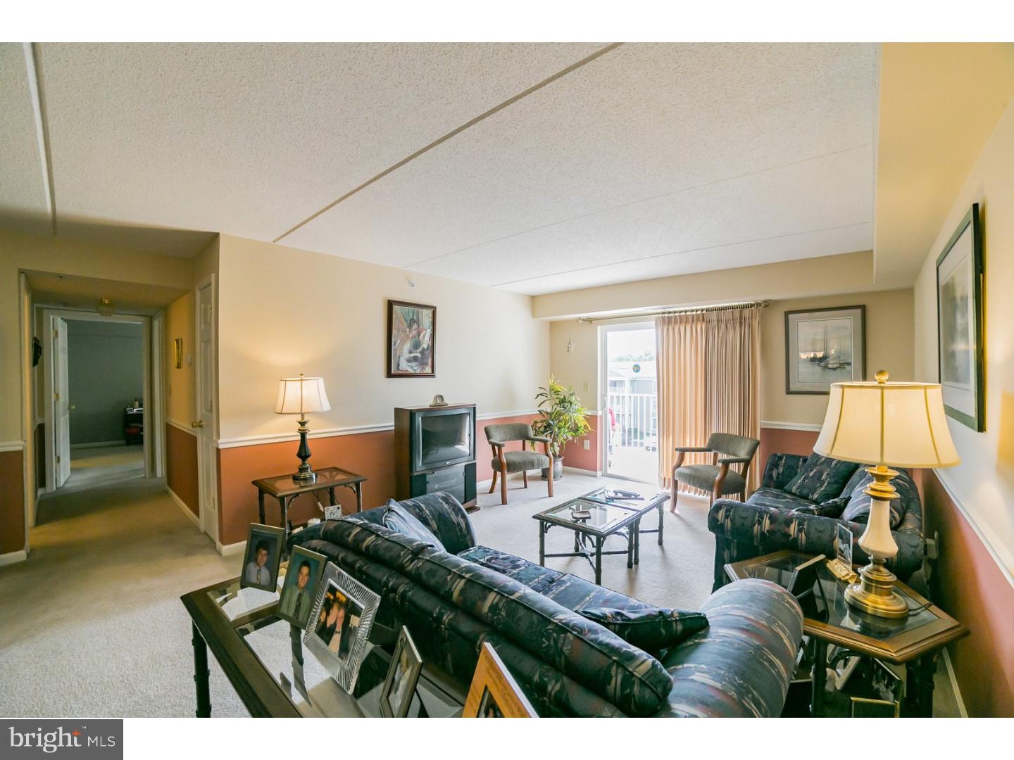629 Brandon Road Norristown, PA 19403 - Photo 10 of 25 Living Room