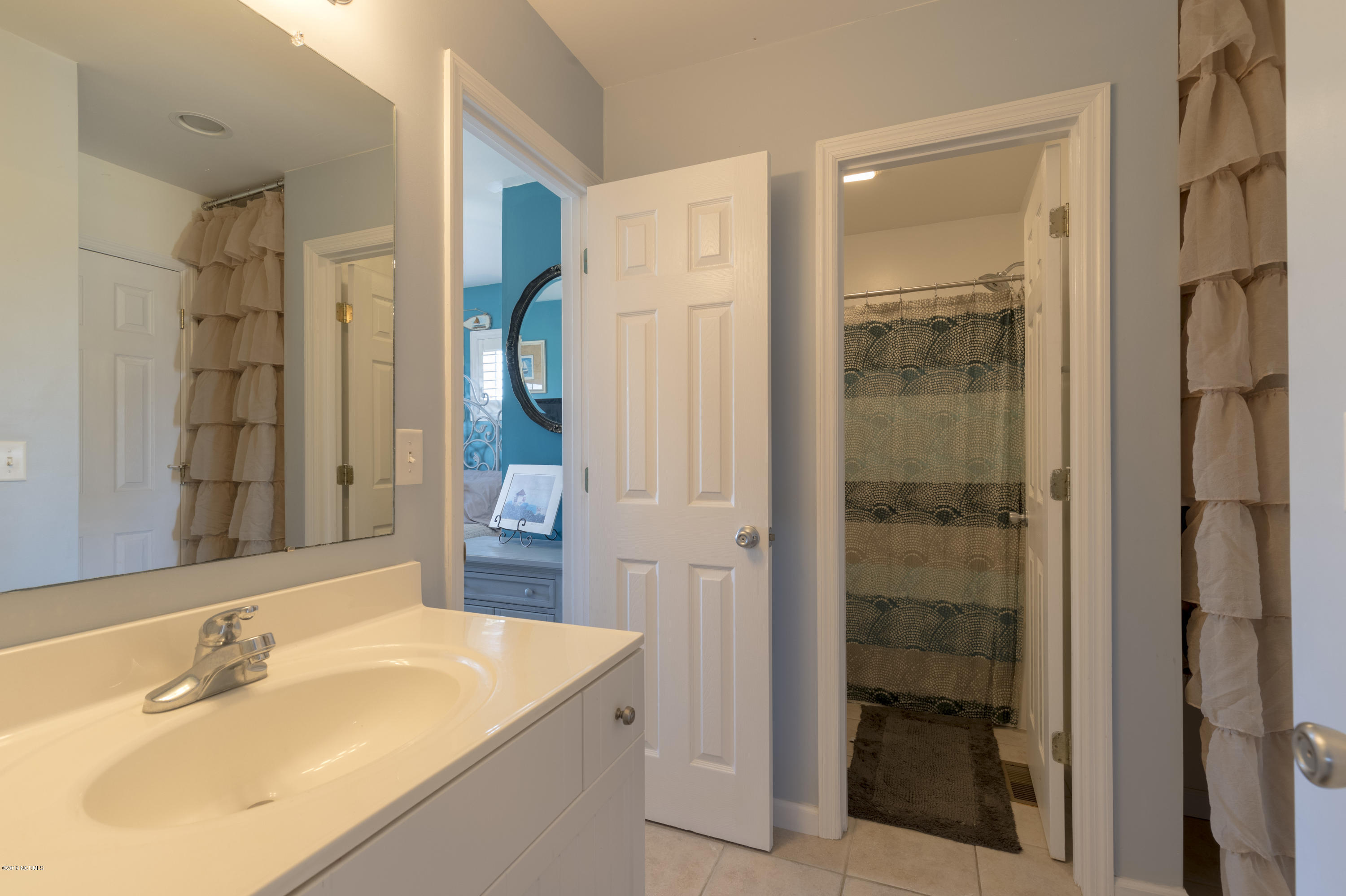 2056 New River Inlet Road North Topsail Beach, NC 28460 - Photo 11 of 35 2056 NRIR - interiors - 19 -HDR