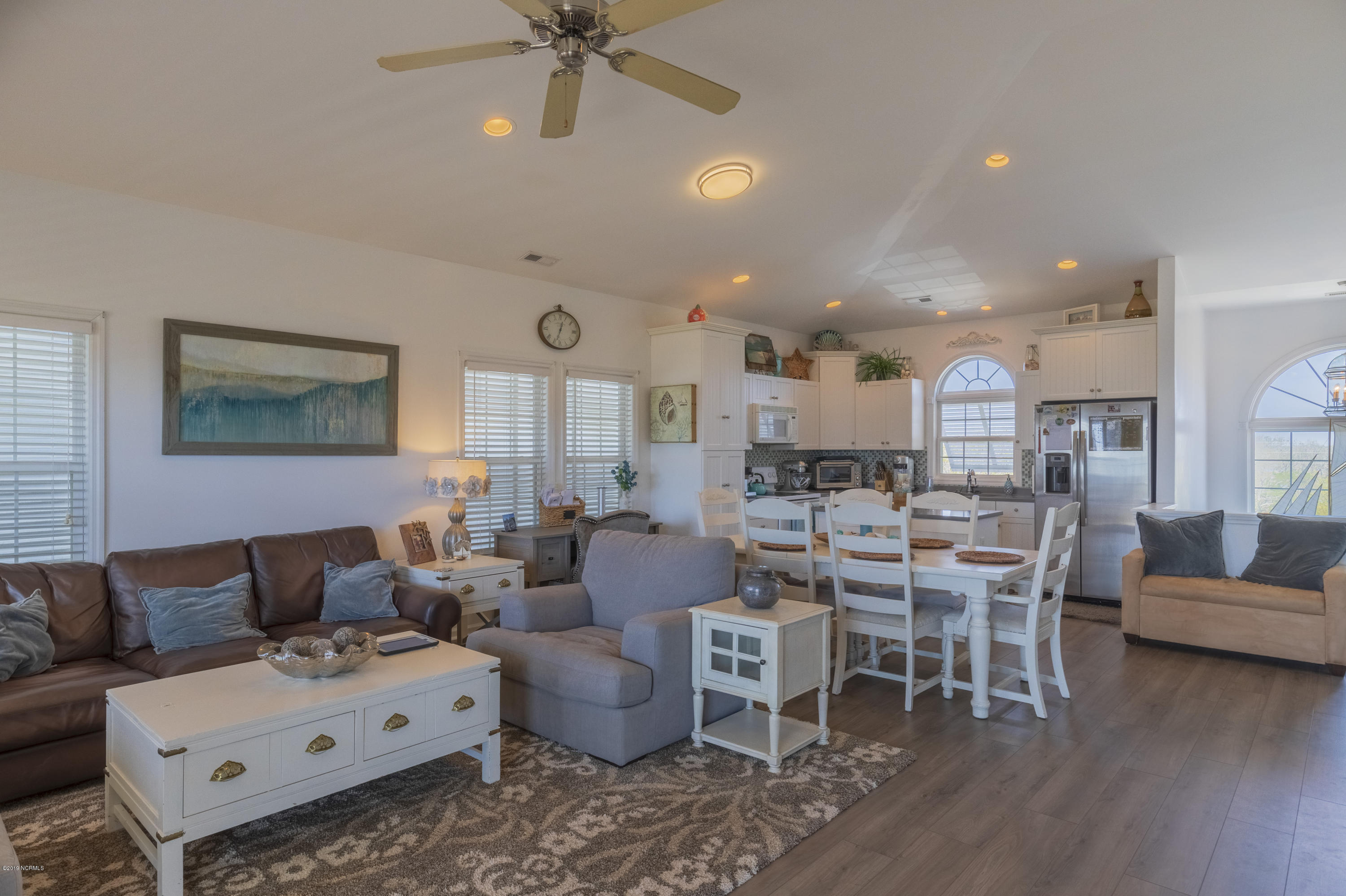 2056 New River Inlet Road North Topsail Beach, NC 28460 - Photo 13 of 35 2056 NRIR - interiors - 9 -HDR