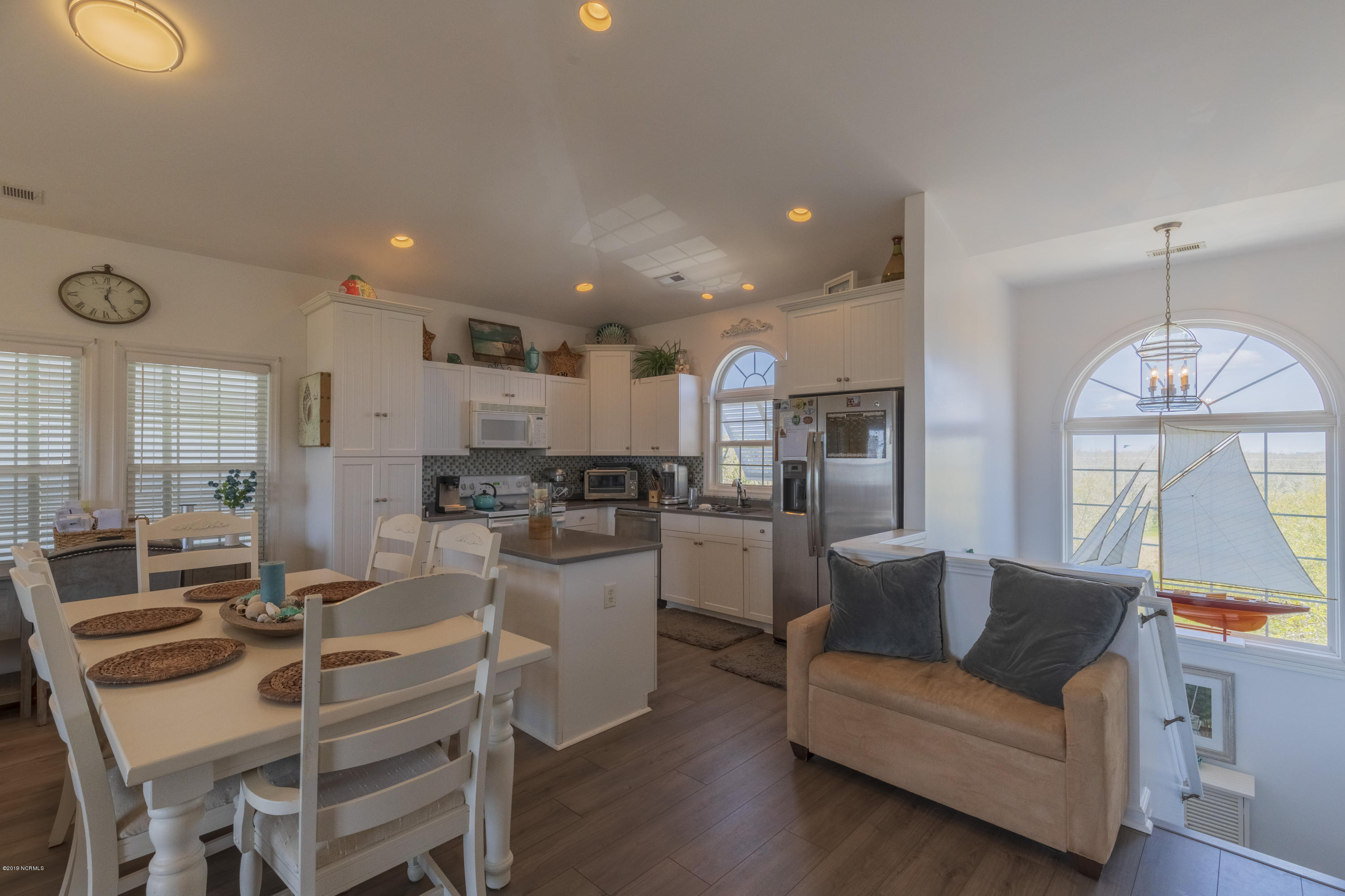 2056 New River Inlet Road North Topsail Beach, NC 28460 - Photo 16 of 35 2056 NRIR - interiors - 12 -HDR