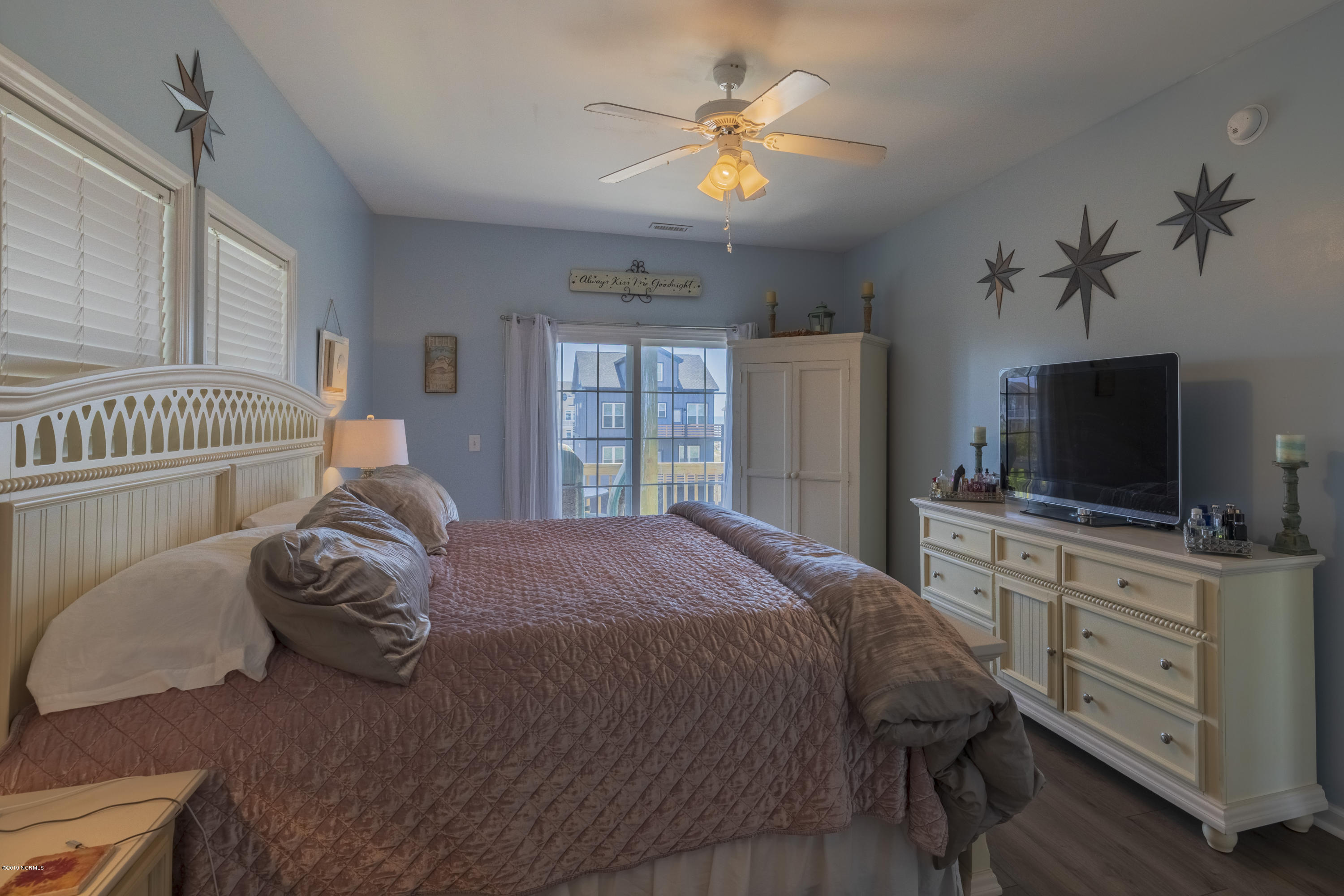2056 New River Inlet Road North Topsail Beach, NC 28460 - Photo 19 of 35 Master