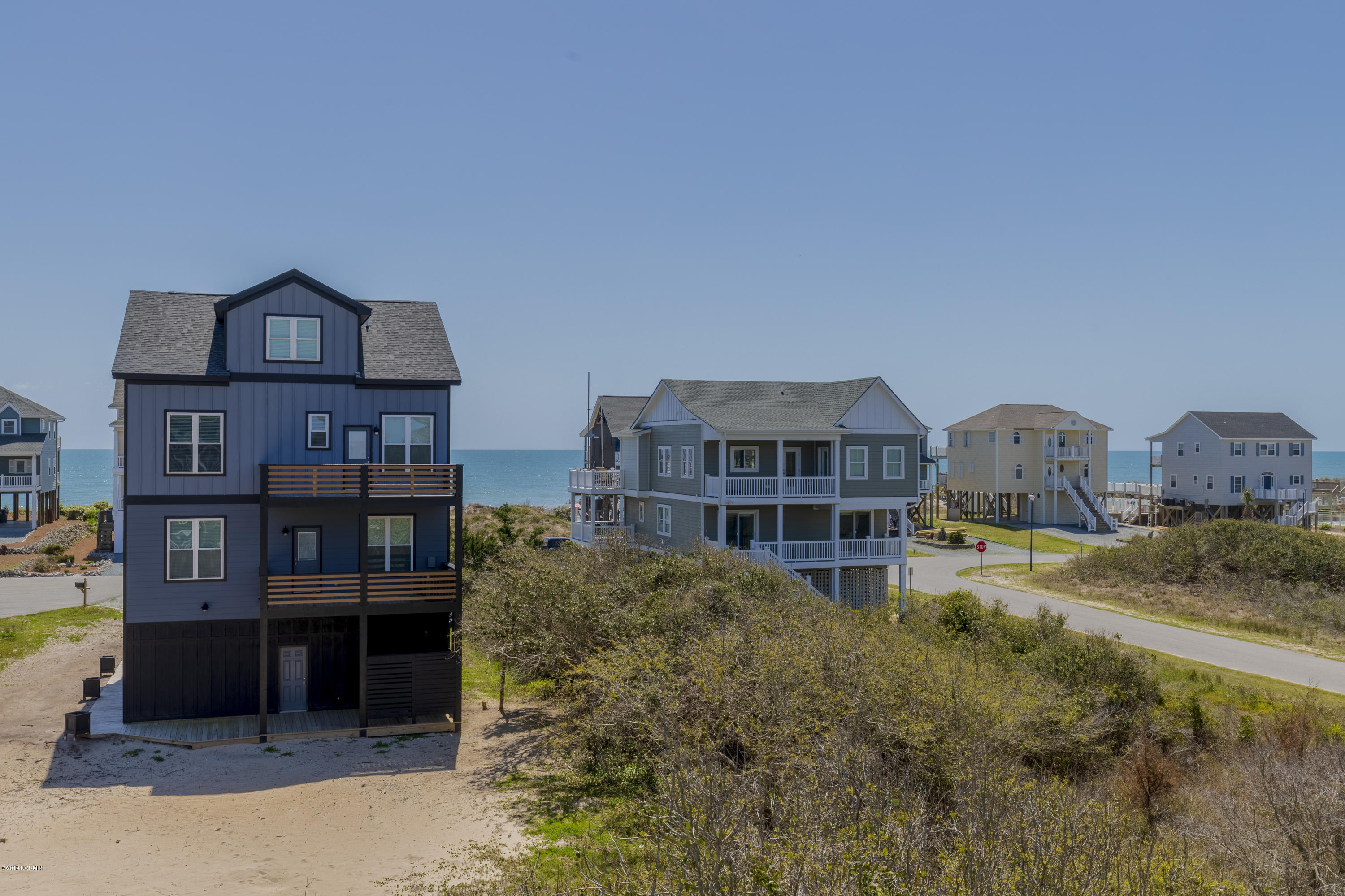 2056 New River Inlet Road North Topsail Beach, NC 28460 - Photo 25 of 35 2056 NRIR - interiors - 7 -HDR
