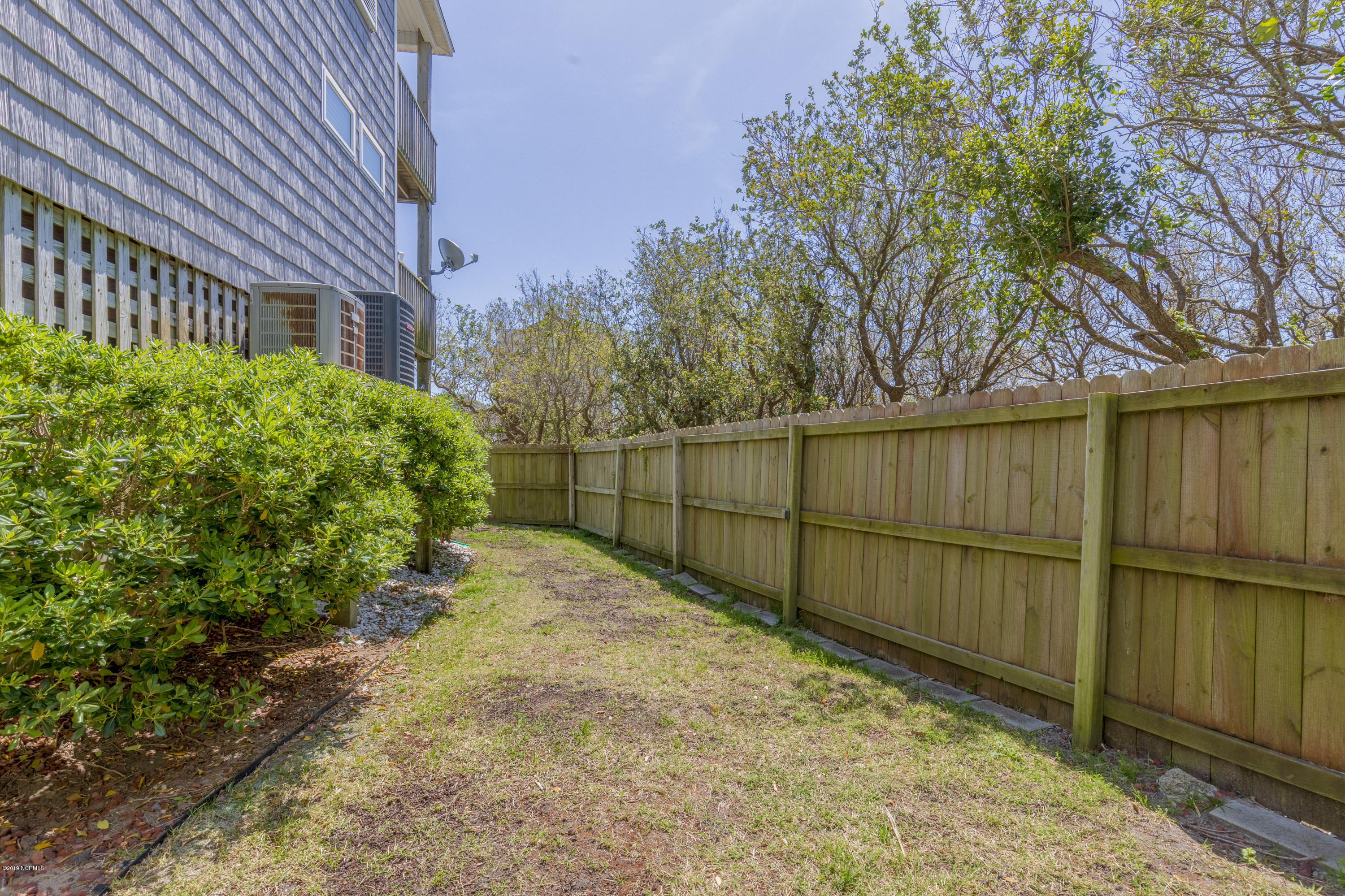 2056 New River Inlet Road North Topsail Beach, NC 28460 - Photo 26 of 35 2056 NRIR - interiors - 3 -HDR