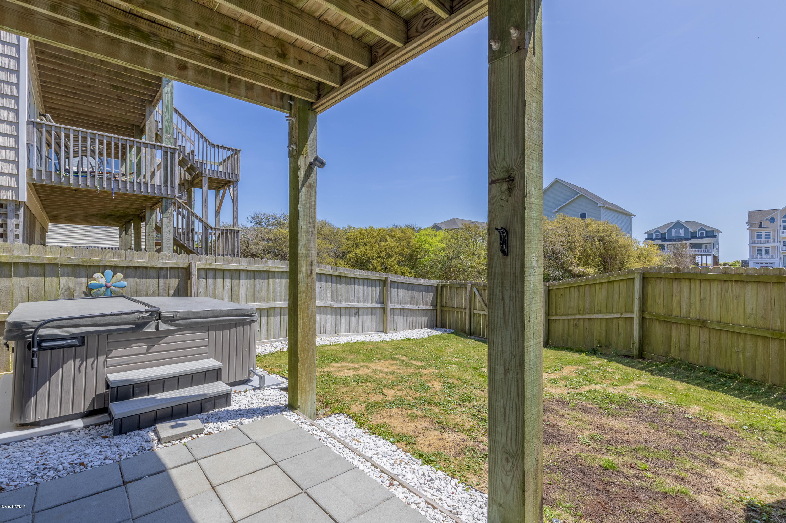 2056 New River Inlet Road North Topsail Beach, NC 28460 - Photo 27 of 35 2056 NRIR - interiors - 2 -HDR