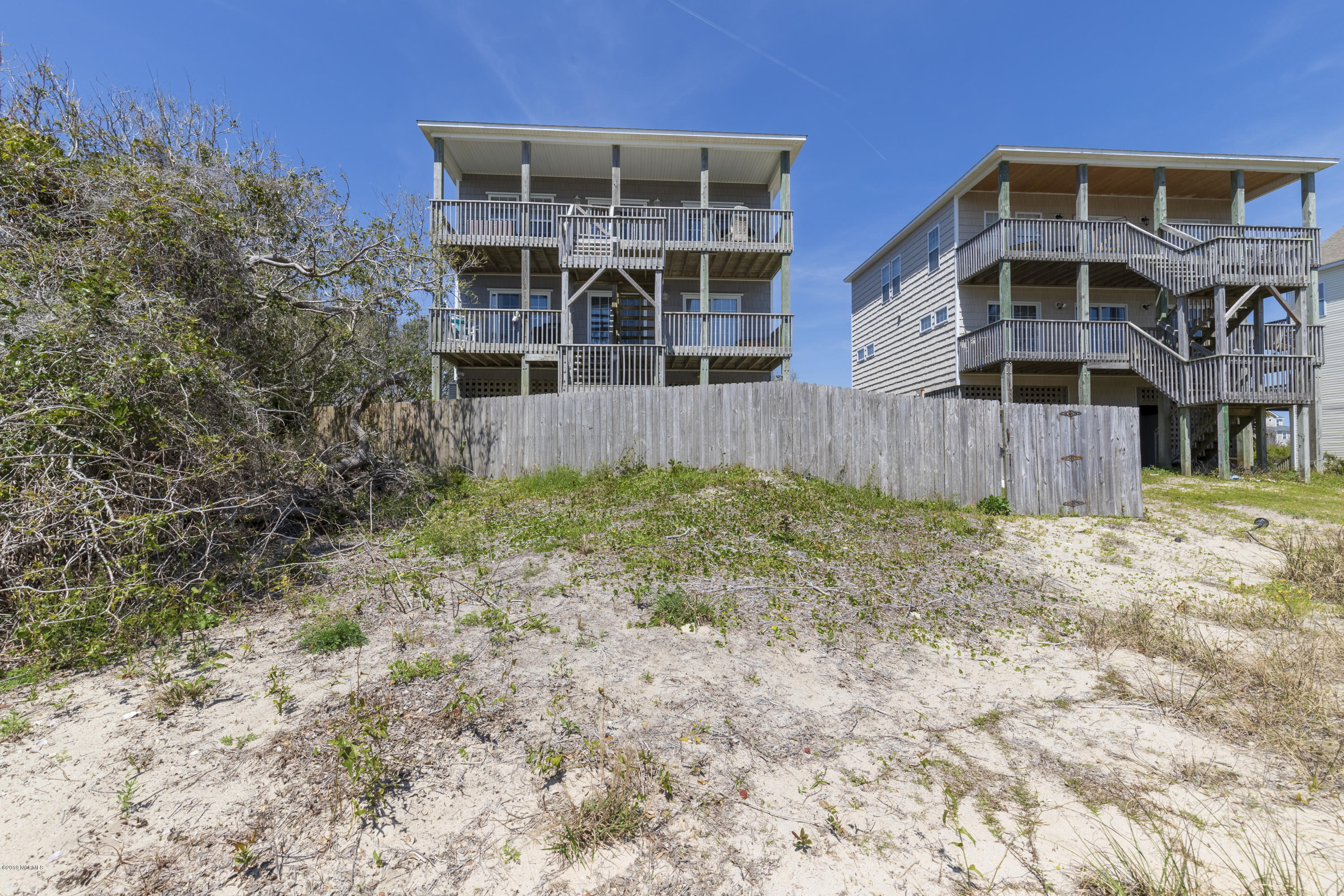 2056 New River Inlet Road North Topsail Beach, NC 28460 - Photo 28 of 35 2056 NRIR - interiors - 1 -HDR