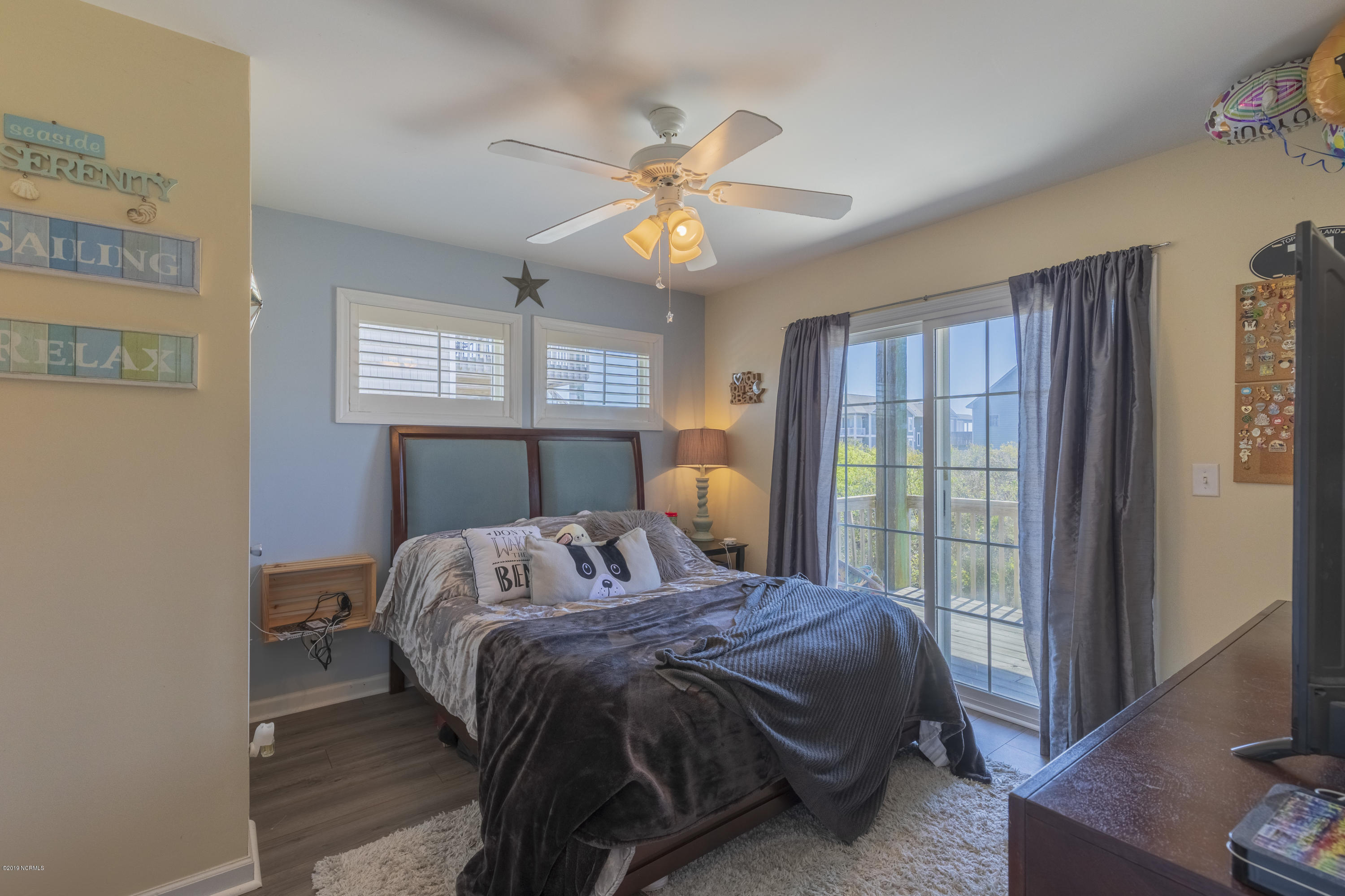 2056 New River Inlet Road North Topsail Beach, NC 28460 - Photo 7 of 35 2056 NRIR - interiors - 21 -HDR