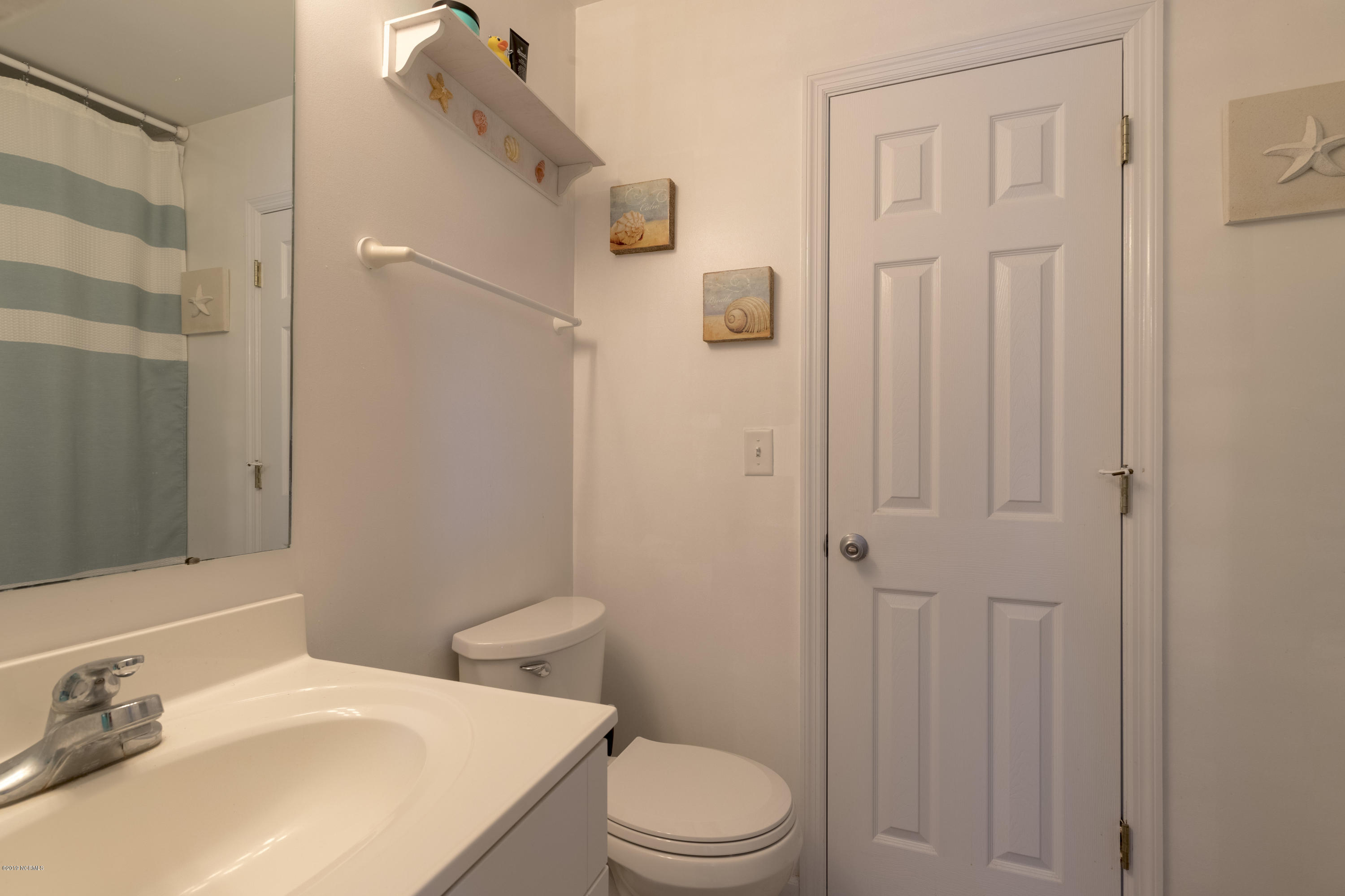 2056 New River Inlet Road North Topsail Beach, NC 28460 - Photo 8 of 35 2056 NRIR - interiors - 20 -HDR