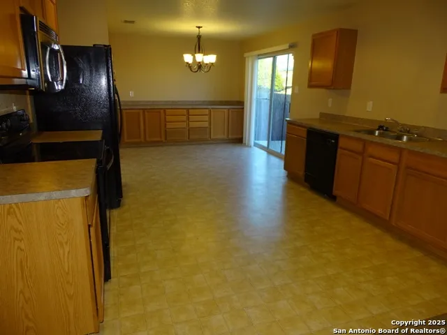 $1,795 | 153 Hinge Chase, Unit 101, Cibolo, TX 78108