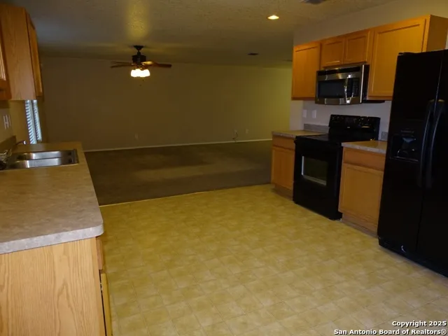 $1,795 | 153 Hinge Chase, Unit 101, Cibolo, TX 78108