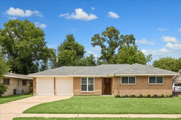 $585,000 | 2211 Haverhill Drive, Houston, TX 77008