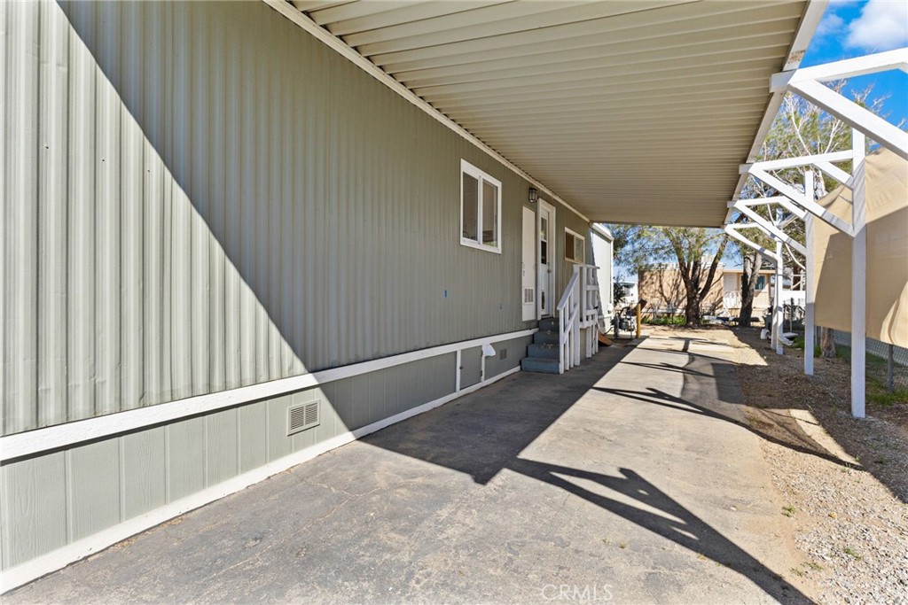 22838 Bear Valley Road, Unit 64 Apple Valley, CA 92308 - Photo 17 of 22 a view of a balcony