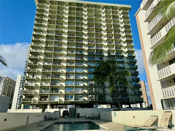 $2,700 | 2440 Kūhiō Avenue, Unit 1607, Honolulu, HI 96815