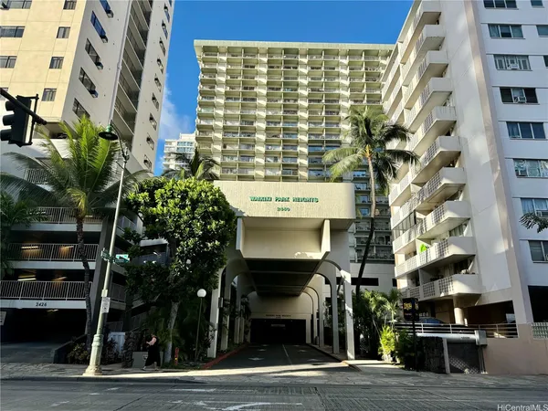 $2,700 | 2440 Kūhiō Avenue, Unit 1607, Honolulu, HI 96815