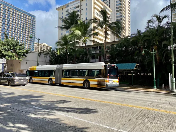 $2,700 | 2440 Kūhiō Avenue, Unit 1607, Honolulu, HI 96815