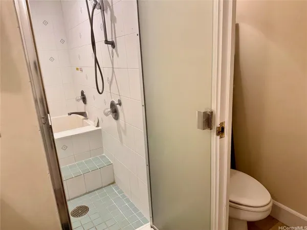 $2,700 | 2440 Kūhiō Avenue, Unit 1607, Honolulu, HI 96815