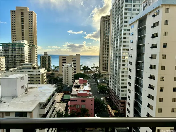 $2,700 | 2440 Kūhiō Avenue, Unit 1607, Honolulu, HI 96815