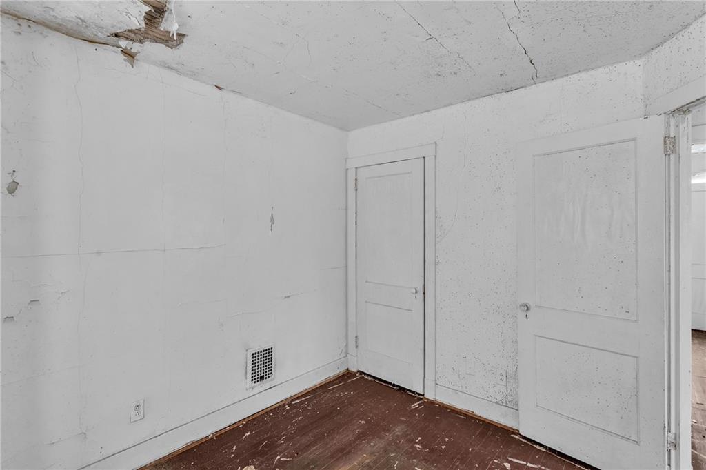 2054 Laketon Road Pittsburgh, PA 15221 - Photo 7 of 23