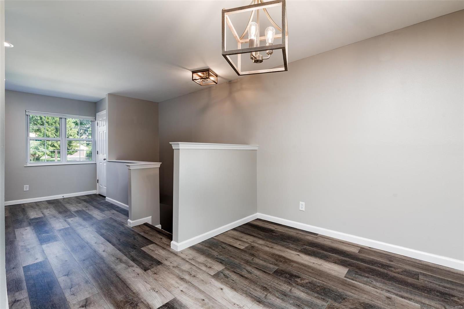 9156 Eager Road St. Louis, MO 63144 - Photo 9 of 23 Gallery Image 9