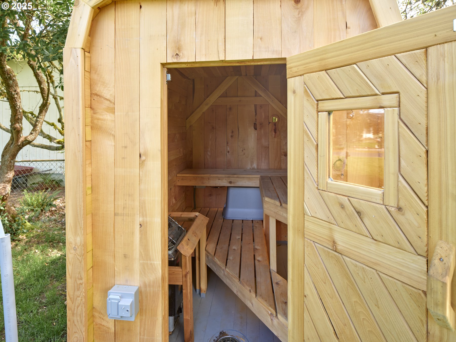 341 Michner Street Southwest Castle Rock, WA 98611 - Photo 30 of 42 Sauna