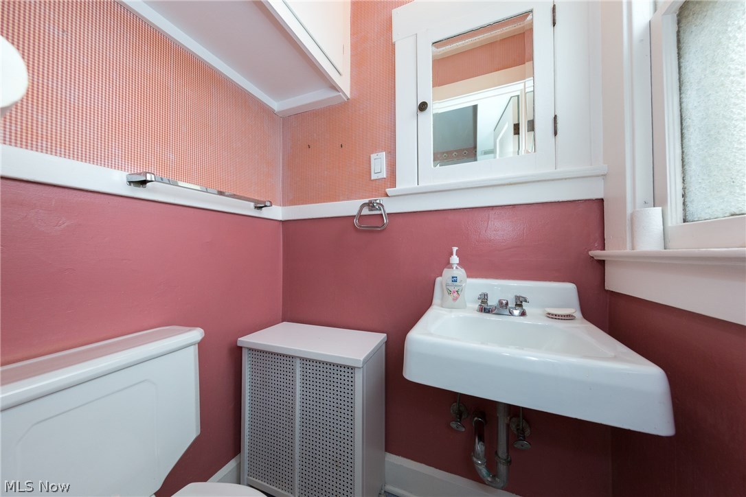 2304 Westminster Road Cleveland, OH 44118 - Photo 15 of 35 Gallery Image 15