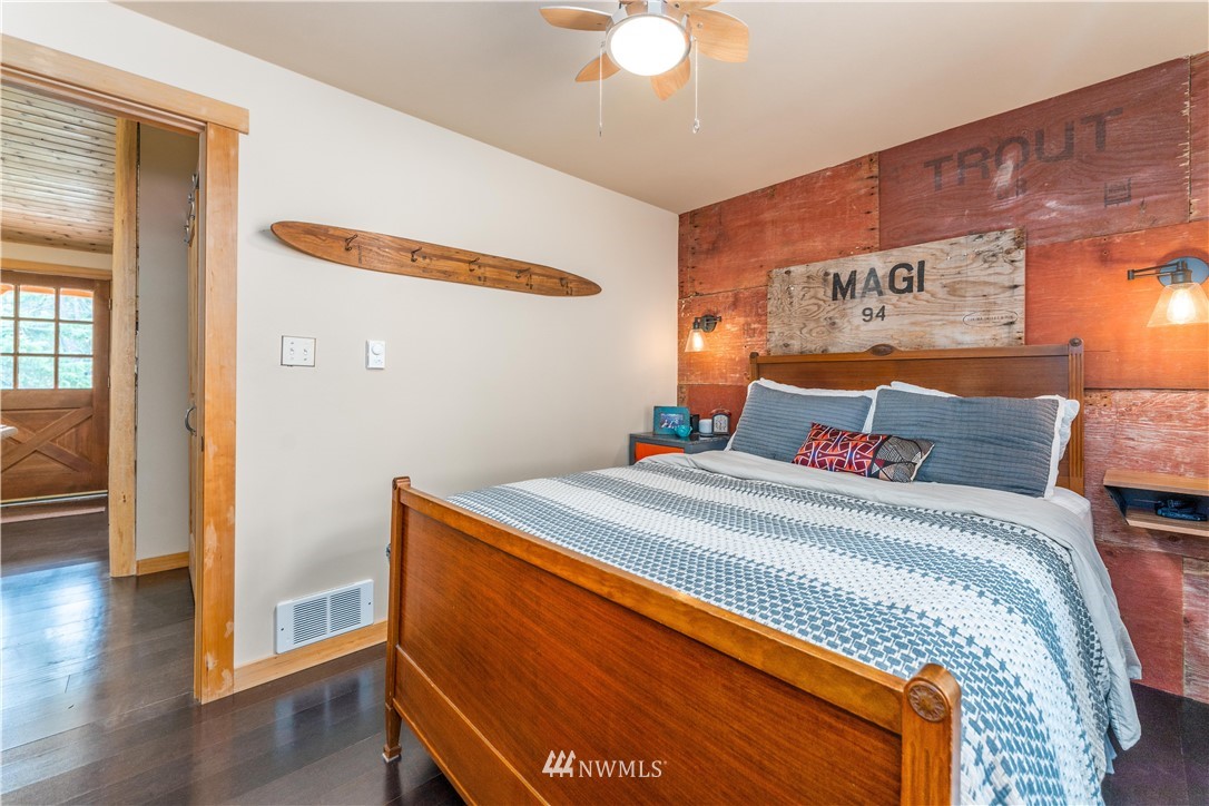 11458 South Lakeshore Road Chelan, WA 98816 - Photo 21 of 26 Gallery Image 21
