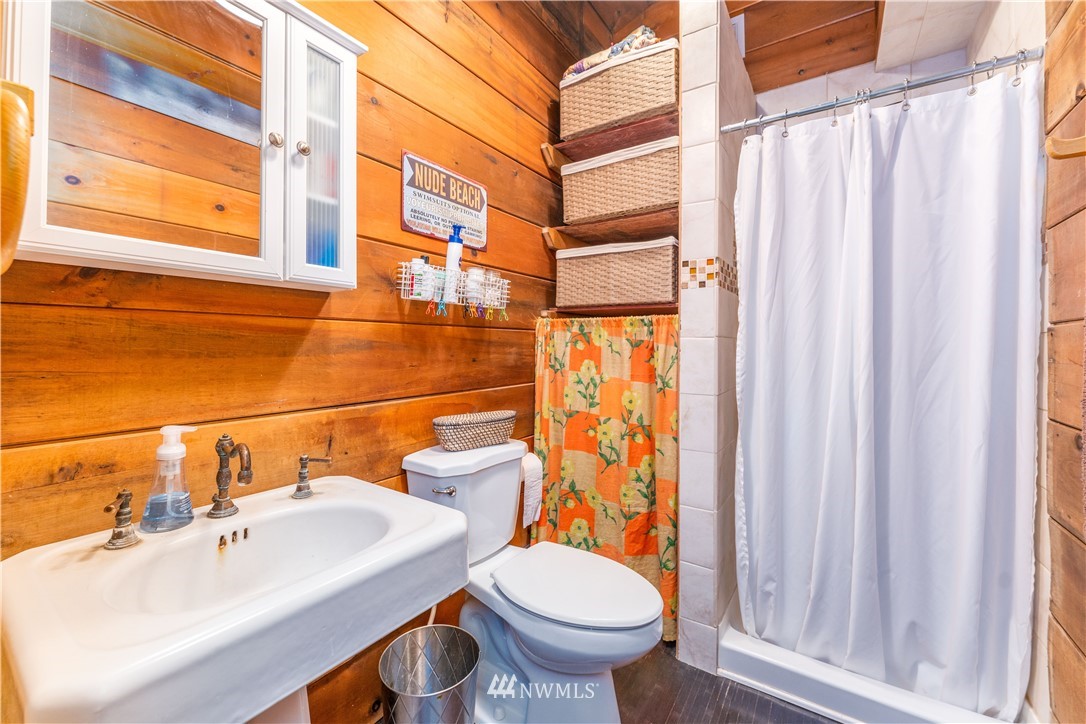 11458 South Lakeshore Road Chelan, WA 98816 - Photo 22 of 26 Gallery Image 22