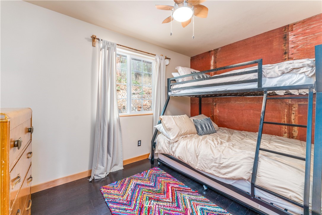 11458 South Lakeshore Road Chelan, WA 98816 - Photo 23 of 26 Gallery Image 23