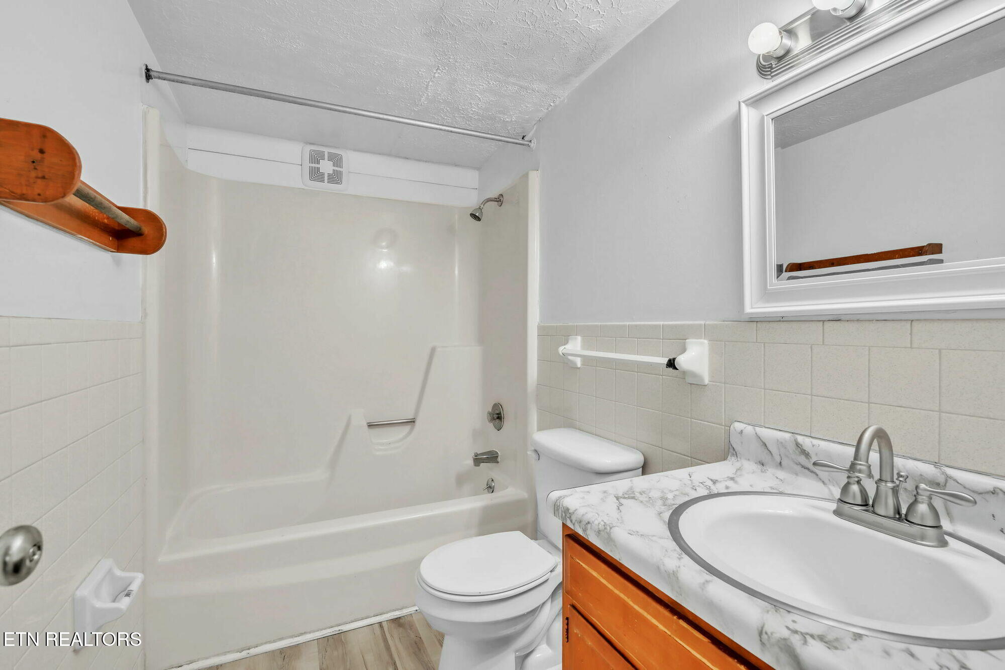 4700 Upchurch Road Knoxville, TN 37912 - Photo 14 of 29 Interior_Photo_5