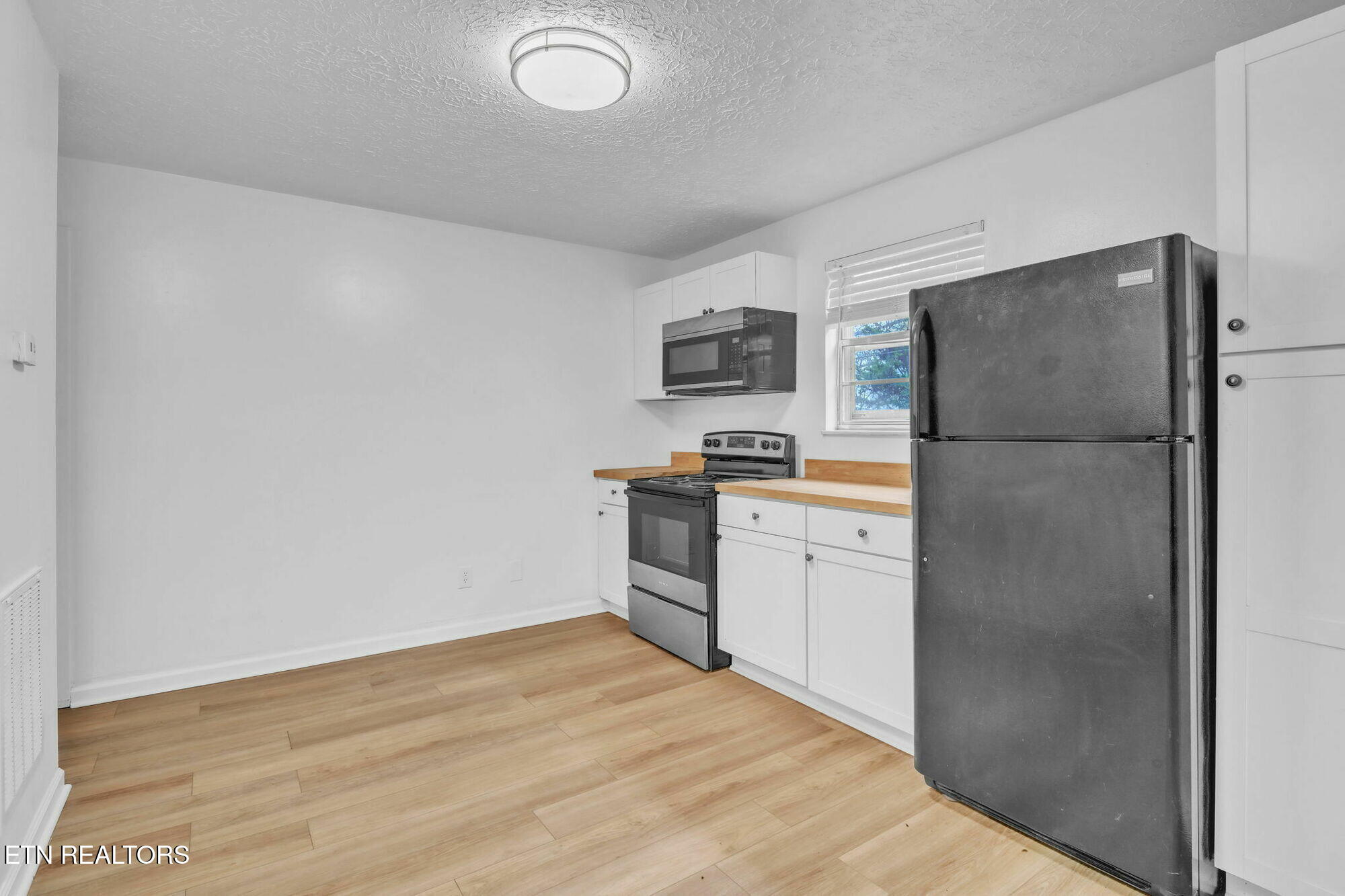 4700 Upchurch Road Knoxville, TN 37912 - Photo 23 of 29 Interior_Photo_14