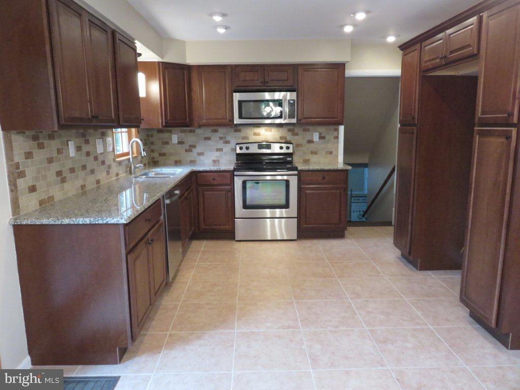 302 Gibbel Road Harrisburg, PA 17112 - Photo 6 of 23 Gallery Image 6