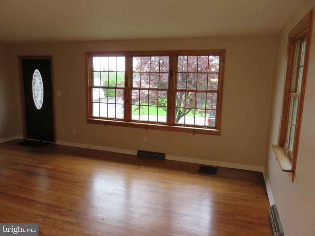 302 Gibbel Road Harrisburg, PA 17112 - Photo 8 of 23 Gallery Image 8