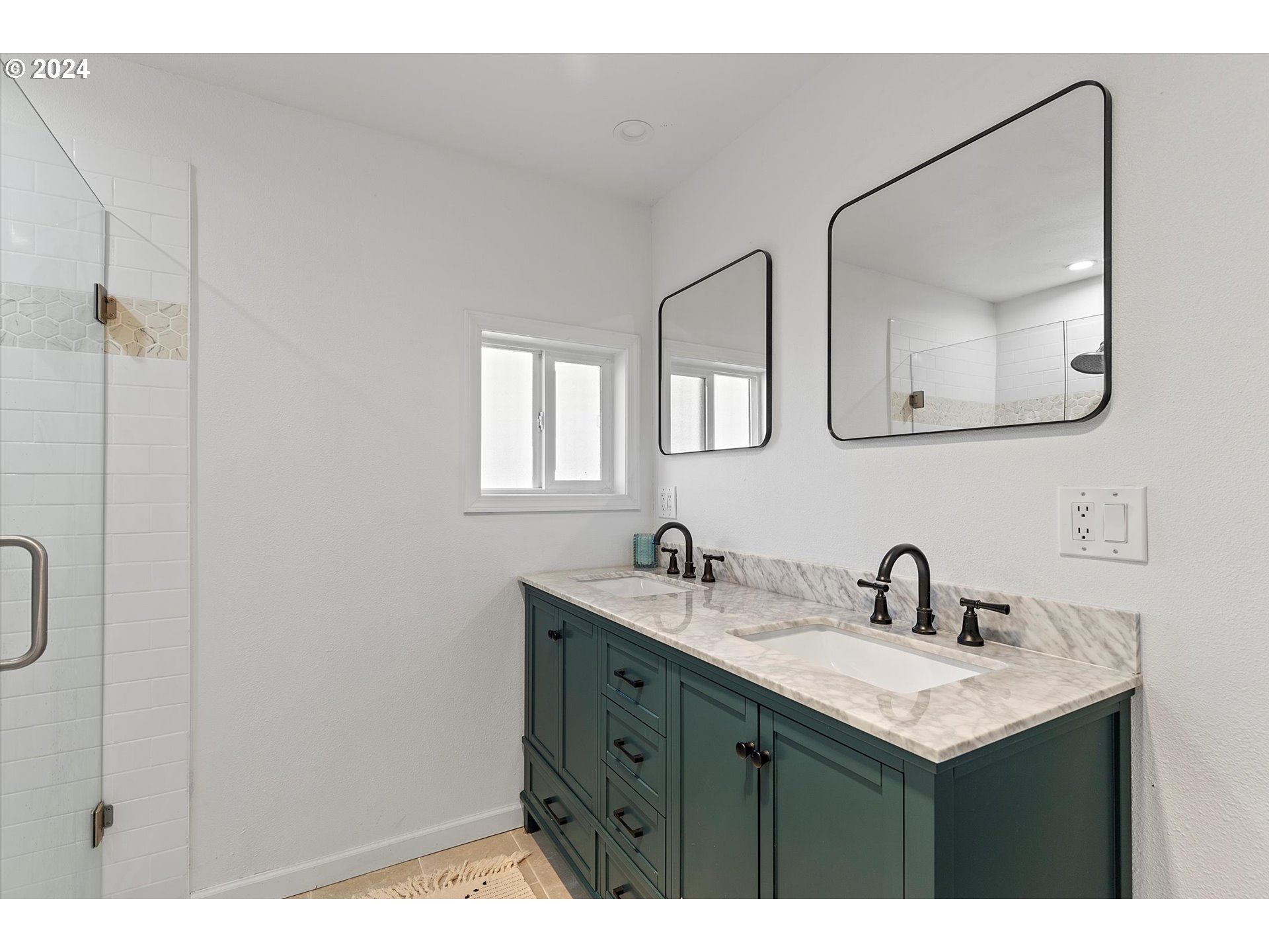 3825 Southeast 6th Street Gresham, OR 97080 - Photo 17 of 37 a bathroom with 2 sink and a mirror