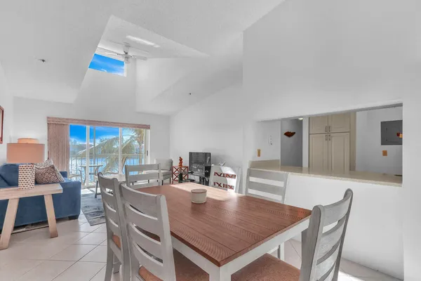 $3,200 | 4468 Northeast Ocean Boulevard, Unit F3, Jensen Beach, FL 34957