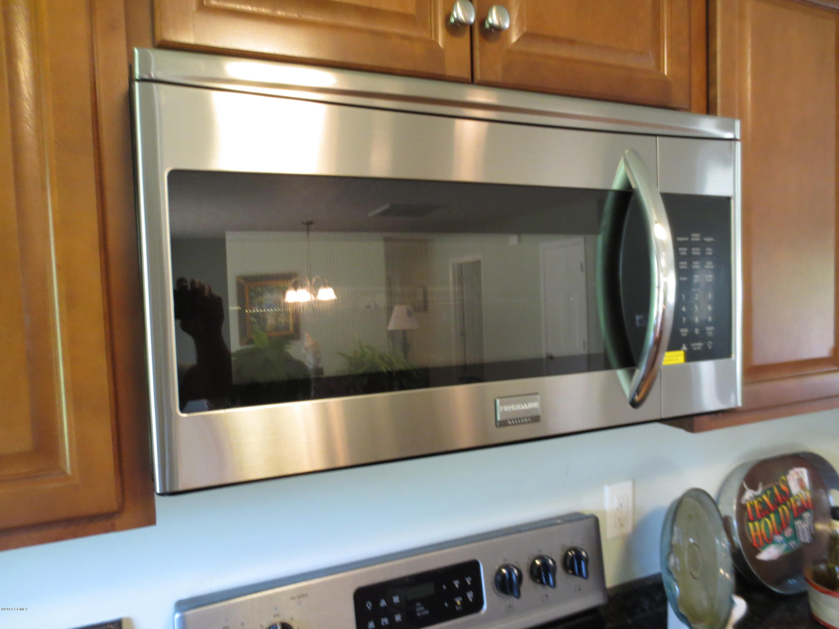 201 Graham Road Newport, NC 28570 - Photo 13 of 36 New Frigidaire S/S Microwave