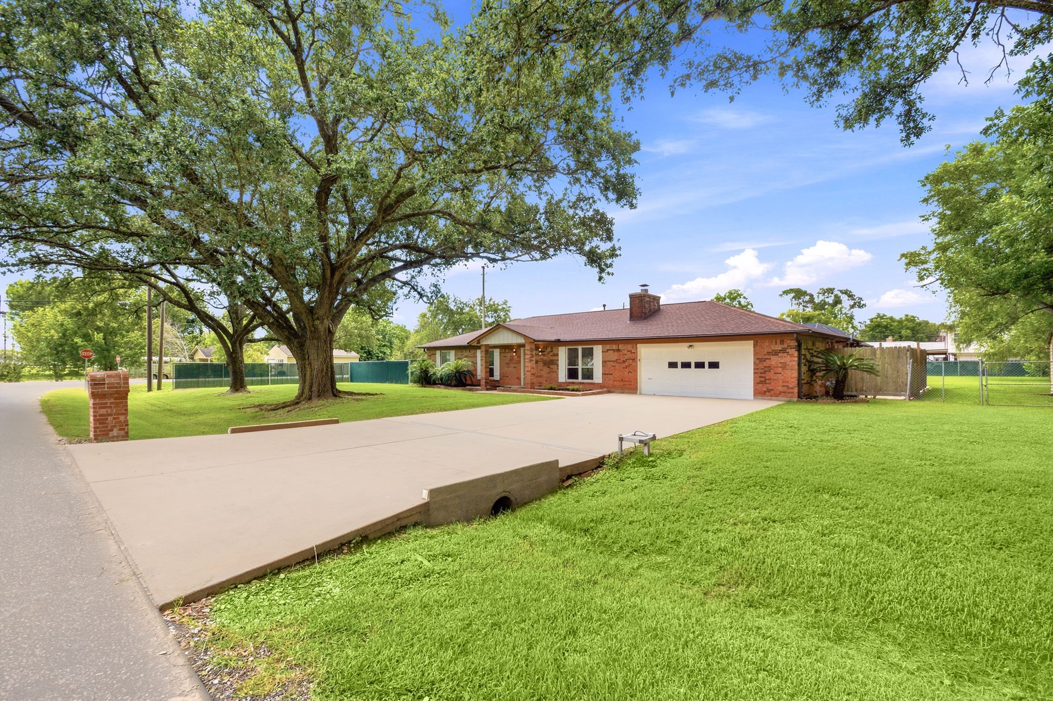 12211 3rd Street Santa Fe, TX 77510 - Photo 5 of 44