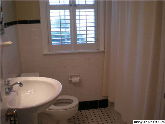 904 Sims Avenue, Unit A Birmingham, AL 35213 - Photo 8 of 12