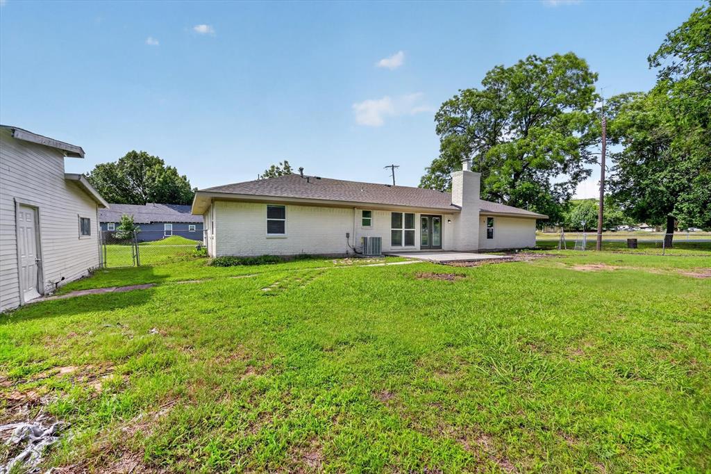 372 Tooley Street Van Alstyne, TX 75495 - Photo 38 of 40
