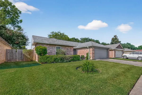 $1,900 | 2510 Old Fort Road, Sugar Land, TX 77479