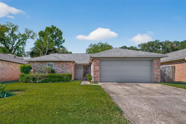 $1,900 | 2510 Old Fort Road, Sugar Land, TX 77479