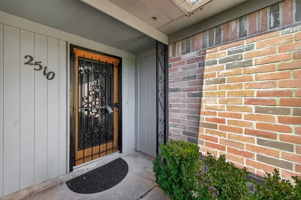 $1,900 | 2510 Old Fort Road, Sugar Land, TX 77479