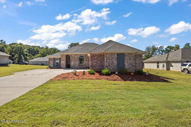 $279,900 | 103 Brunswick Cove, Canton, MS 39046