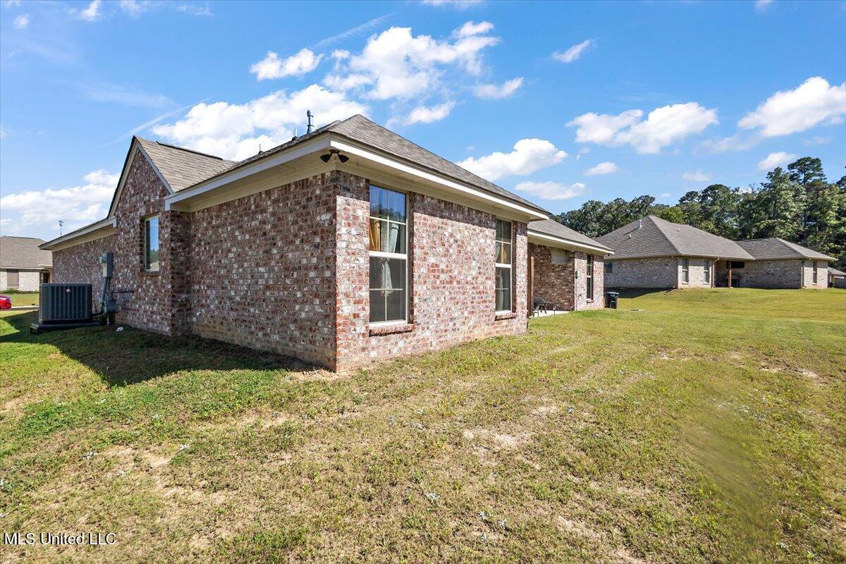 103 Brunswick Cove Canton, MS 39046 - Photo 24 of 26 27-HTP27032